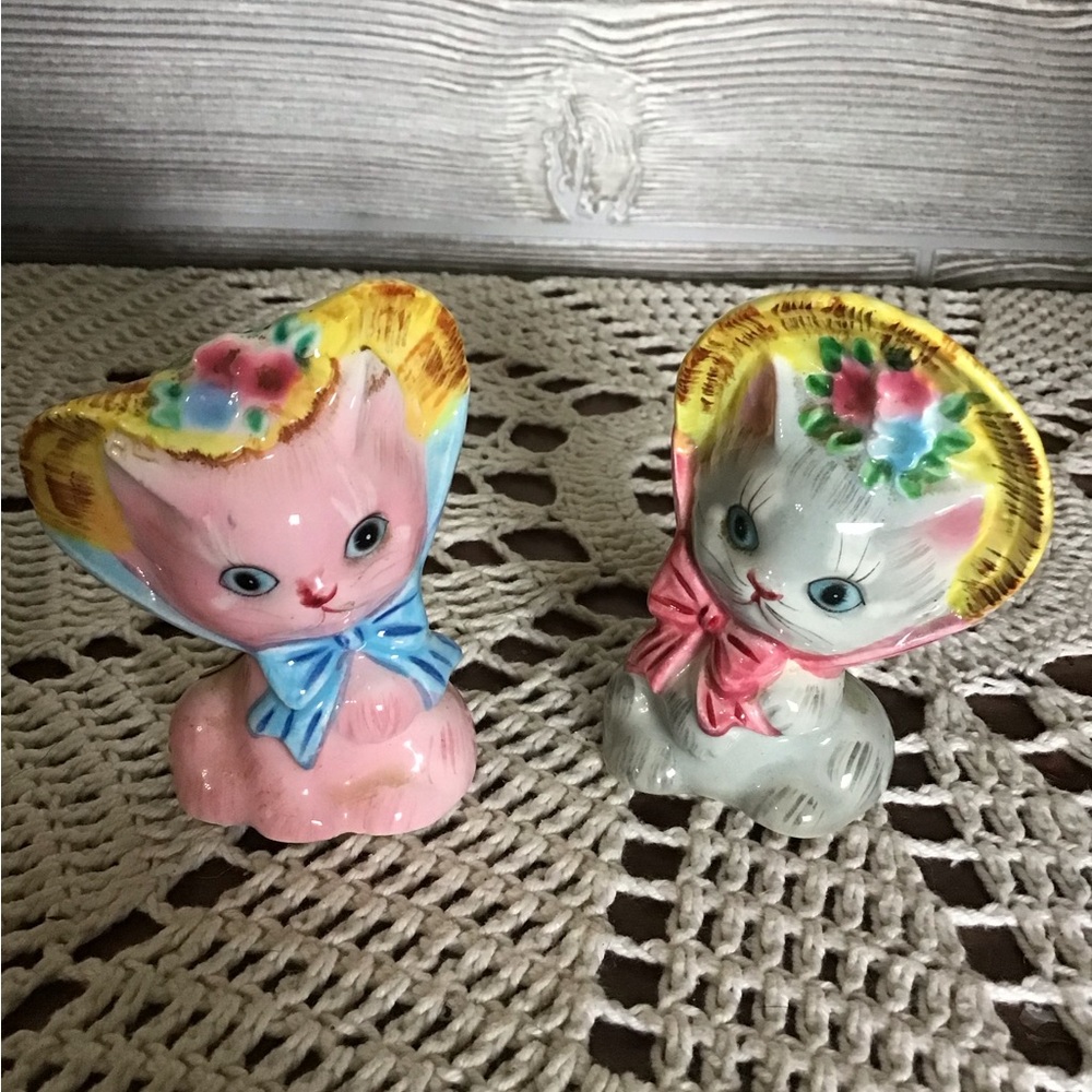 Vintage Ceramic Kittens in Bonnets. Norcrest/PY